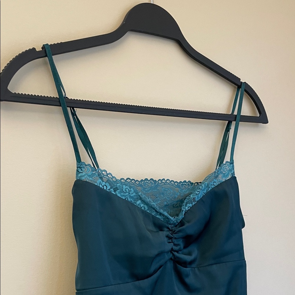 Out From Under Sweet Cheeks Lace-Back Satin Slip Emerald Green Size M - Picture 5 of 8